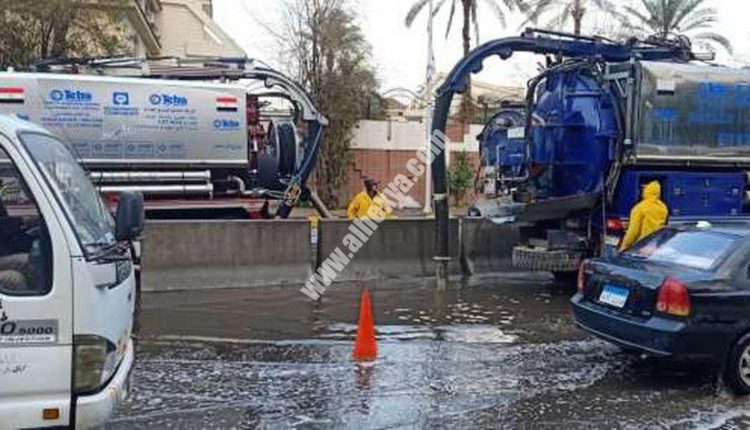 إجراءات الشركة القابضة لمياه الشرب والصرف الصحى لسحب تجمعات مياه الأمطار