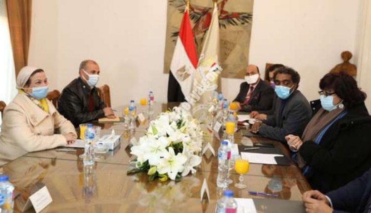 الدكتورة إيناس عبدالدايم وزيرة الثقافة والدكتورة ياسمين فؤاد وزيرة البيئة