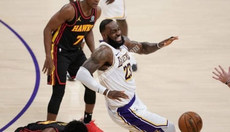 إصابة مروعة لـ ليبرون جيمس.. وغيابه لأجل غير مسمى «فيديو»