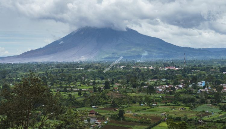 دراسة: ثوران بركان كبير قديم دمّر طبقة الأوزون وتسبب في اختناق البشر