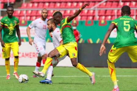 استياء تونسي من الخسارة أمام مالي وصخب لاعبيها بعد إعلان الحكم نهاية المواجهة قبل أوانها