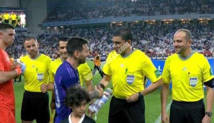 كواليس ما دار بين ميسي وإبراهيم نور الدين في مباراة الأرجنتين والإمارات
